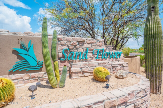 8193 E Sand Flower Dr in Scottsdale, AZ - Foto de edificio - Building Photo
