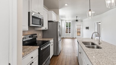 927 Dorado Ave in Baton Rouge, LA - Building Photo - Building Photo