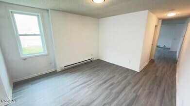 3134 6th Ave in Troy, NY - Building Photo - Building Photo