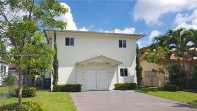 1027 SW 11th Ave in Miami, FL - Building Photo - Building Photo