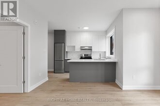 63 Acacia Ave in Ottawa, ON - Building Photo - Building Photo