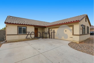 565 W Black Hawk Pl in Casa Grande, AZ - Building Photo - Building Photo