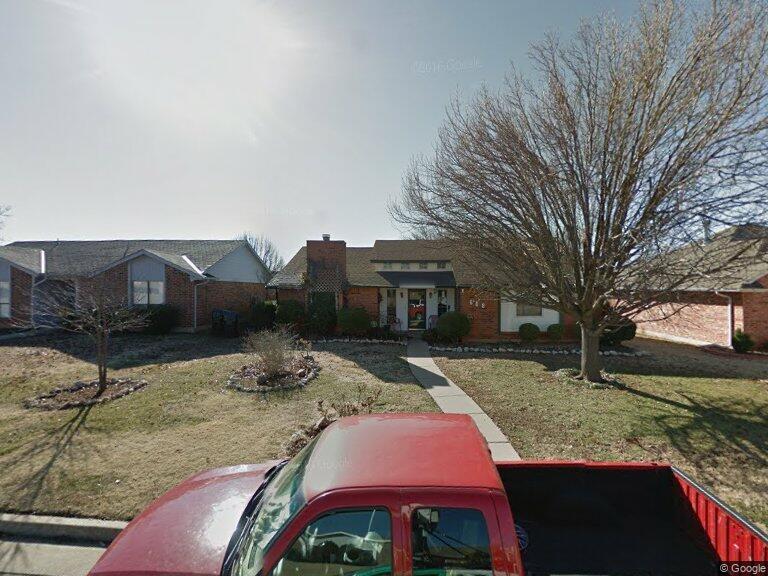 608 NW 140th St in Edmond, OK - Foto de edificio