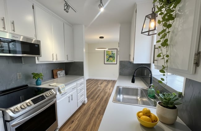 property at 3003 Barnard St