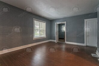 3436 Chestnut Ave-Unit -3436 in Kansas City, MO - Foto de edificio - Building Photo