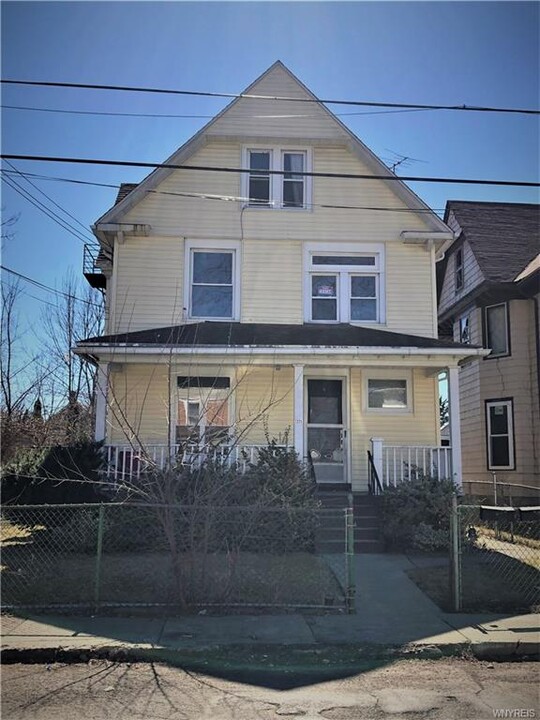 1325 Whitney Ave in Niagara Falls, NY - Building Photo