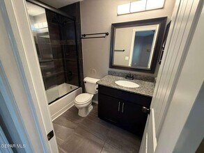 460 Prime Desert Dr in El Paso, TX - Building Photo - Building Photo