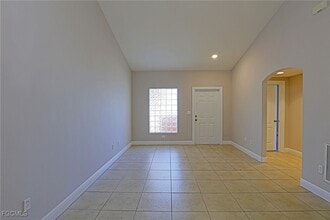 4172 Castilla Circle in Ft. Myers, FL - Foto de edificio - Building Photo
