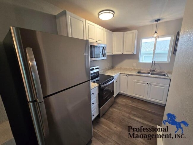 3285 Canyon Dr in Billings, MT - Building Photo - Building Photo