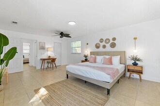 305 3rd St in St. Augustine, FL - Building Photo - Building Photo