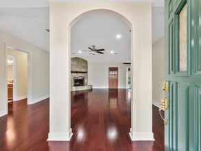 31218 Stella Ln in Tomball, TX - Foto de edificio - Building Photo