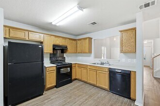 13516 Lyndon B Johnson St in Manor, TX - Building Photo - Building Photo