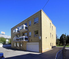 4238 Bathurst St Apartments