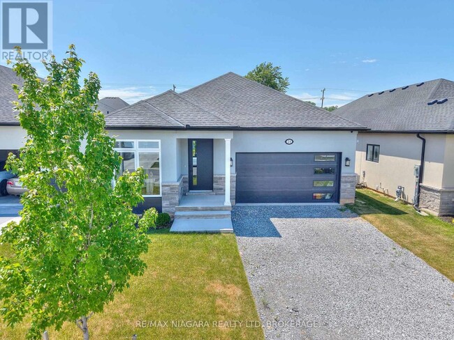 property at 21 Sunrise Ct N