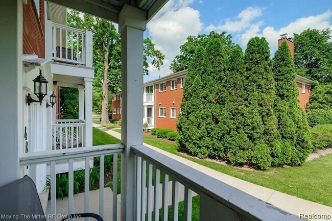 487 N Eton St, Unit 5 in Birmingham, MI - Building Photo - Building Photo