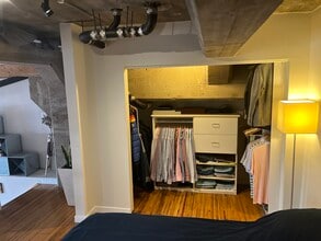 1090 Cherokee St, Unit 201 in Denver, CO - Foto de edificio - Building Photo