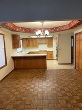 911 Sunriver Ln in Redding, CA - Building Photo - Building Photo