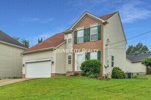 1233 Twin Cir Dr in Nashville, TN - Building Photo