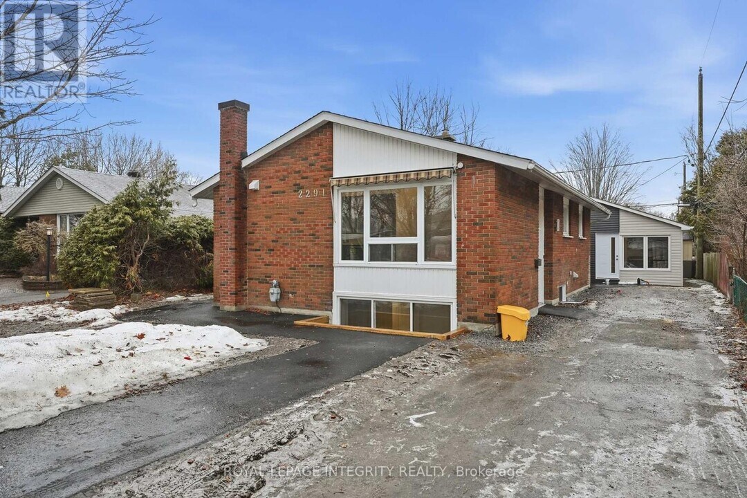 2291 Badger Crescent in Ottawa, ON - Building Photo