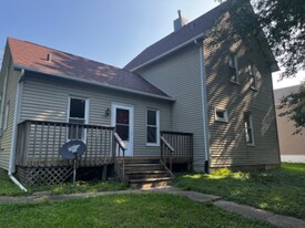 2945 14th Ave in Rock Island, IL - Building Photo
