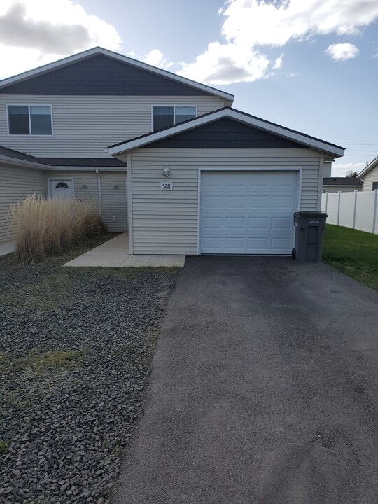 5209 E Upriver Dr, Unit Unit# 5211 in Spokane, WA - Building Photo