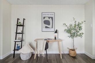 Skyline Towers in New Westminster, BC - Building Photo - Building Photo