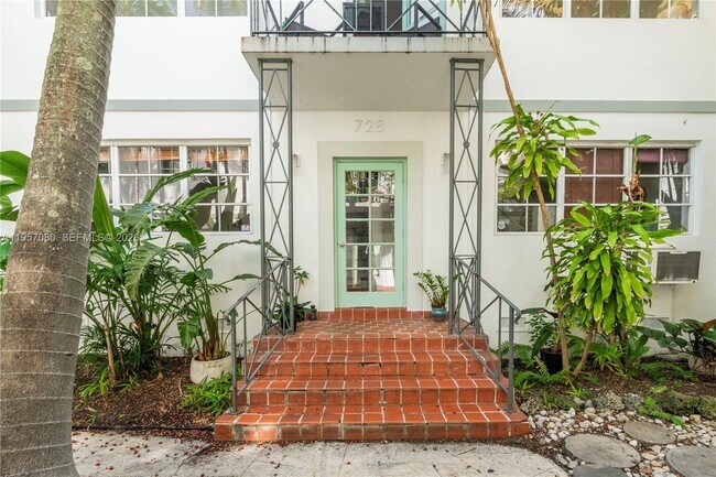 728 Lenox Ave. in Miami Beach, FL - Building Photo - Building Photo