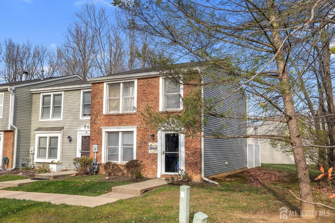 89 Doe Ct in Monmouth Junction, NJ - Building Photo