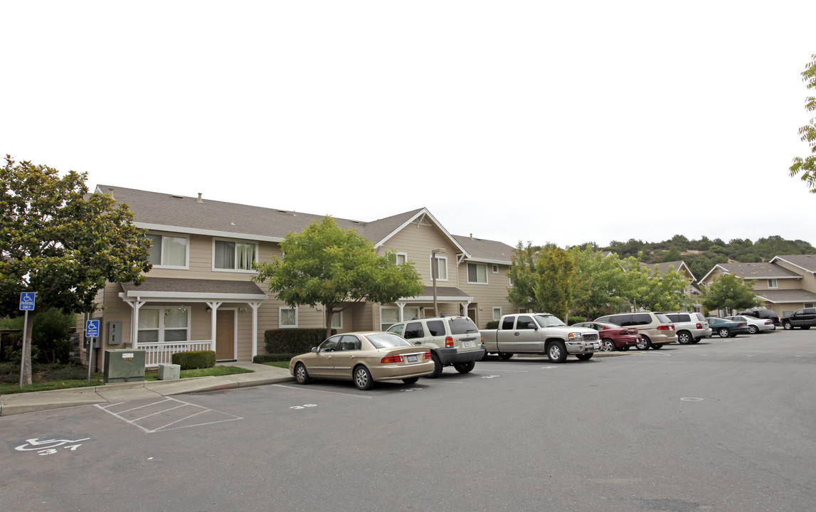 Canyon Run Apartments in Healdsburg, CA - Building Photo