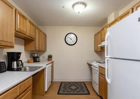 Renaissance Plaza in Bridgeport, CT - Building Photo