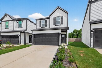 3233 Creston Gate Dr in Houston, TX - Foto de edificio - Building Photo