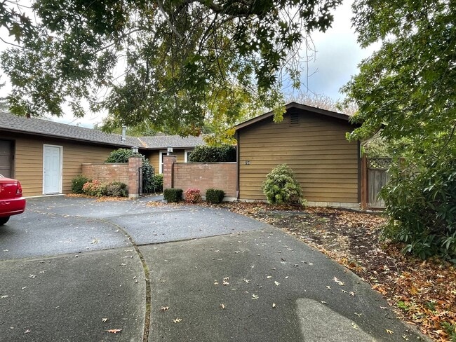 property at 724 SW 2nd Ave