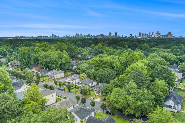 218 Laurel Ave SW in Atlanta, GA - Building Photo - Building Photo