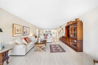 800 Cypress Grove Dr in Pompano Beach, FL - Building Photo - Building Photo