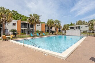 The Flats at Ninth Ave in Pensacola, FL - Building Photo - Building Photo