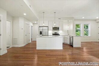 137 Thornton St in Boston, MA - Building Photo - Building Photo