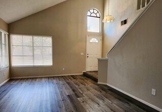 15730 Half Moon Dr in Lake Elsinore, CA - Building Photo - Building Photo