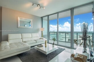 888 Biscayne Blvd in Miami, FL - Building Photo - Building Photo