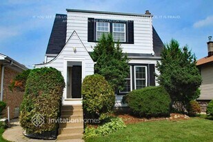 3242 N Oconto Ave in Chicago, IL - Building Photo