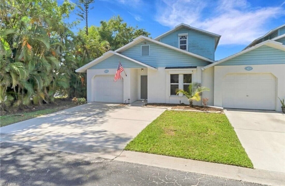 13711 Raleigh Ln in Ft. Myers, FL - Building Photo