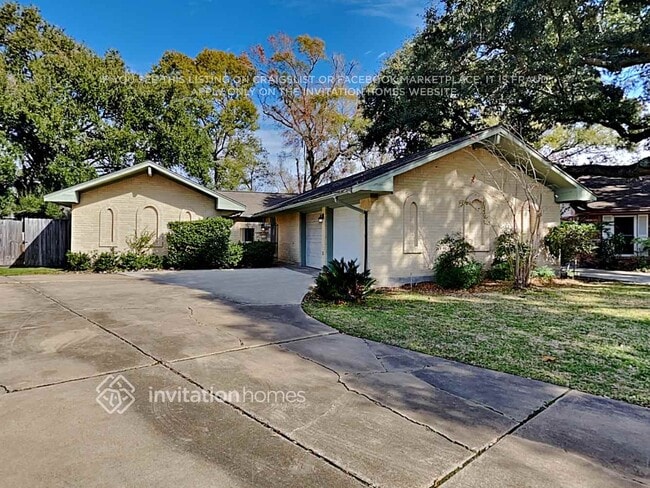 property at 1908 Sunset Ct N