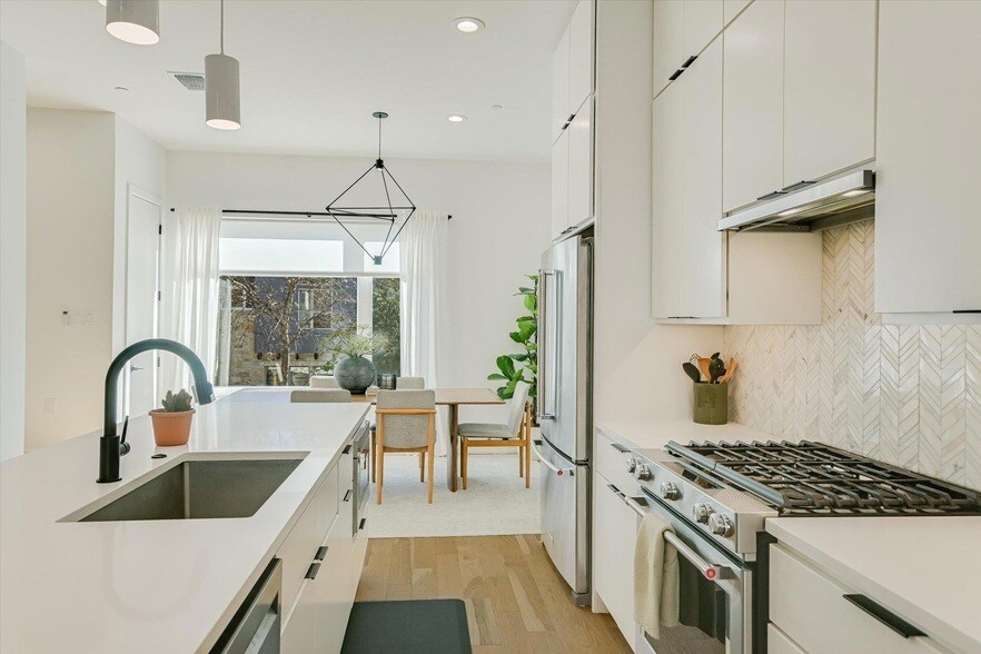 410 W Alpine Rd, Unit 3 in Austin, TX - Foto de edificio