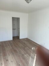 422 W Laurel St, Unit A in Compton, CA - Building Photo - Building Photo