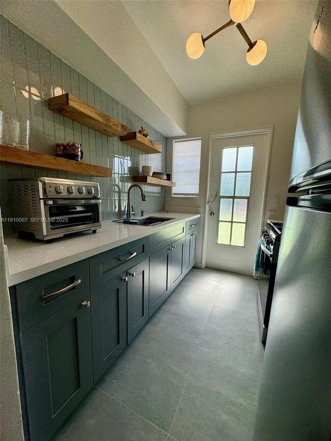 8620 Byron Ave in Miami Beach, FL - Building Photo - Building Photo