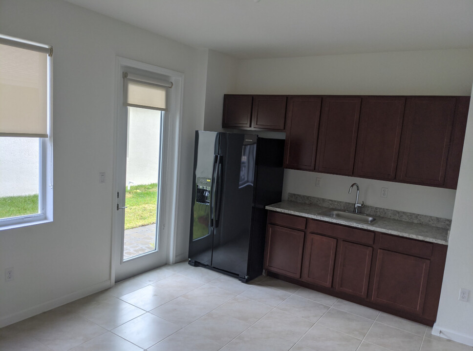 27283 SW 132nd Pl, Unit One bedroom apt in Homestead, FL - Building Photo