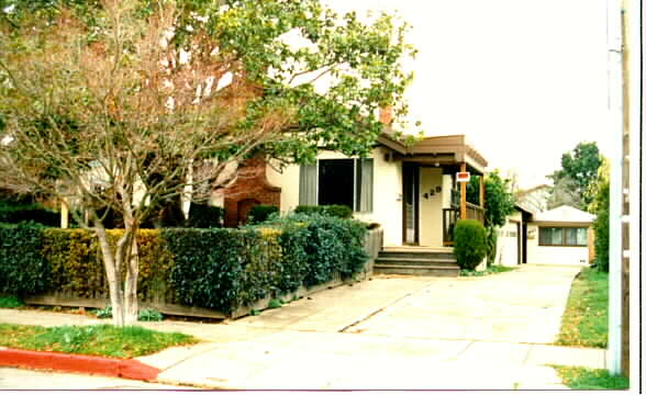 429 E Bellevue Ave in San Mateo, CA - Building Photo - Building Photo