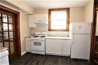 3844 N Bernard St, Unit 2B in Chicago, IL - Foto de edificio - Building Photo