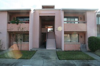 5275 Vineland Rd in Orlando, FL - Building Photo - Building Photo
