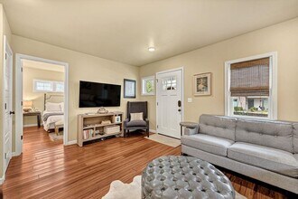 983 N Main St in Bentonville, AR - Building Photo - Building Photo