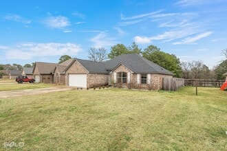 149 Lola Cir in Benton, LA - Foto de edificio - Building Photo